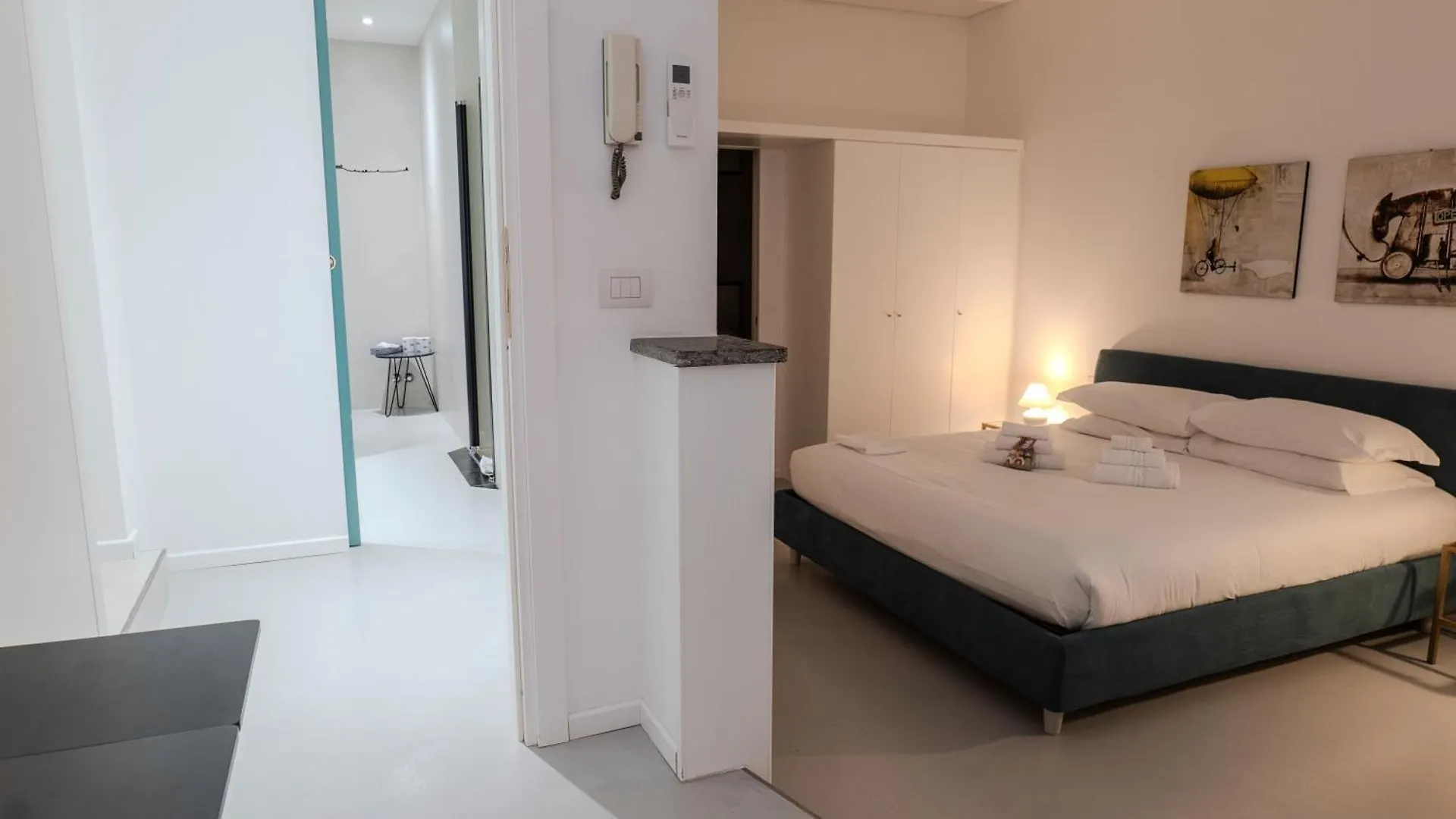 Restart Accommodations Trevi 로마 아파트