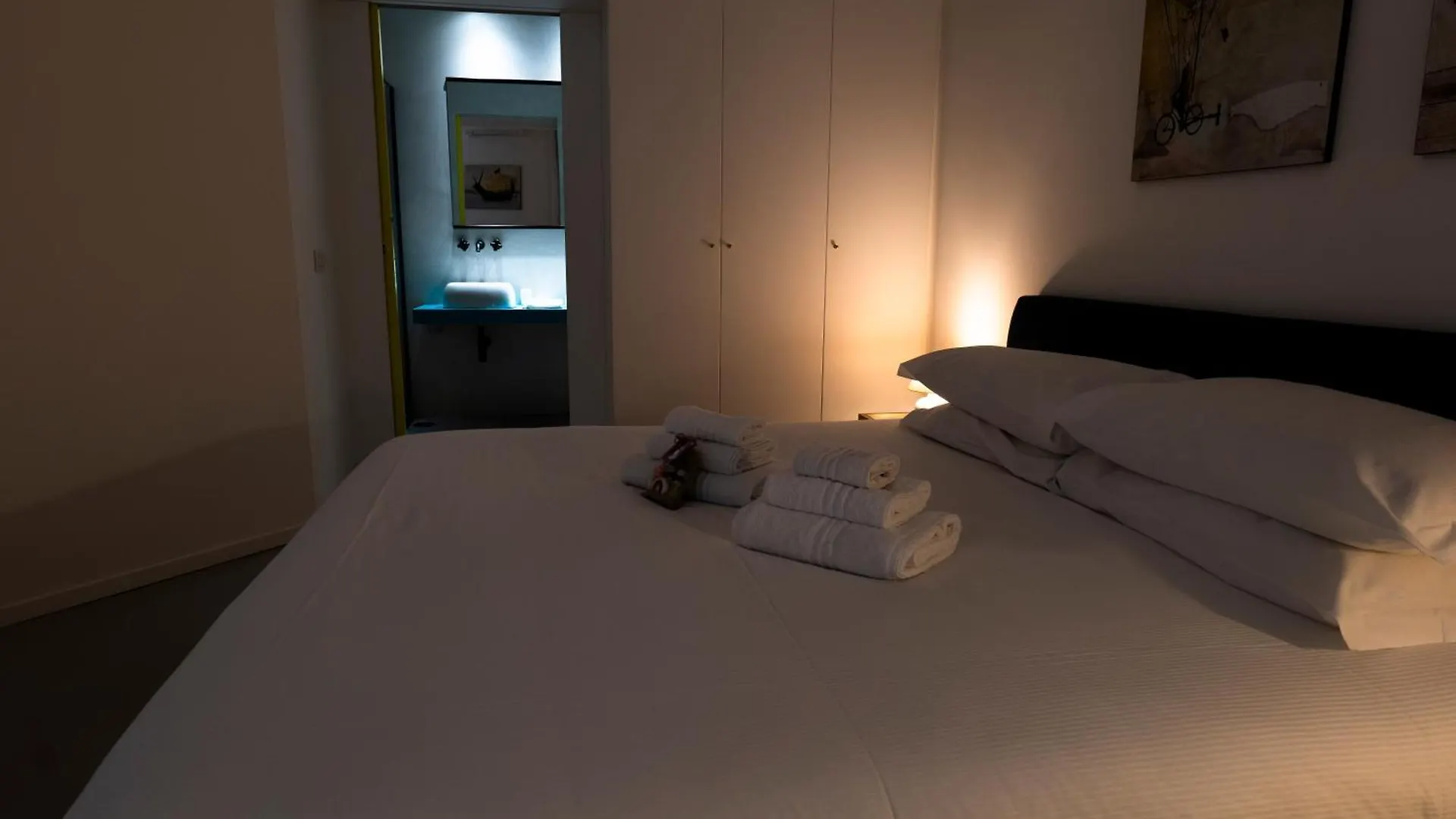Restart Accommodations Trevi 로마