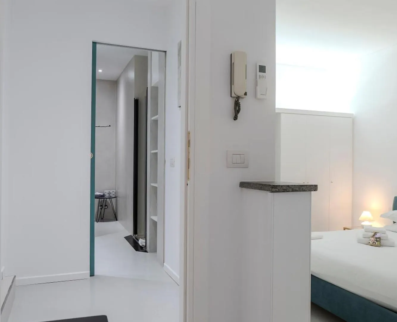 Restart Accommodations Trevi 로마